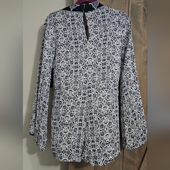 LULU'S Many Moons Ivory and Navy Blue/White Floral Print Short Romper. XS NWT - Picture 15 of 16